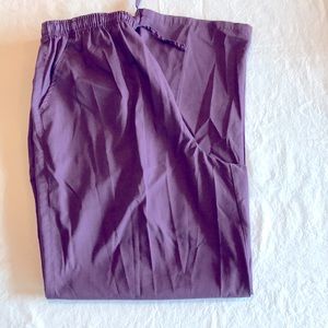 Women’s scrub pants. Side pockets great condition